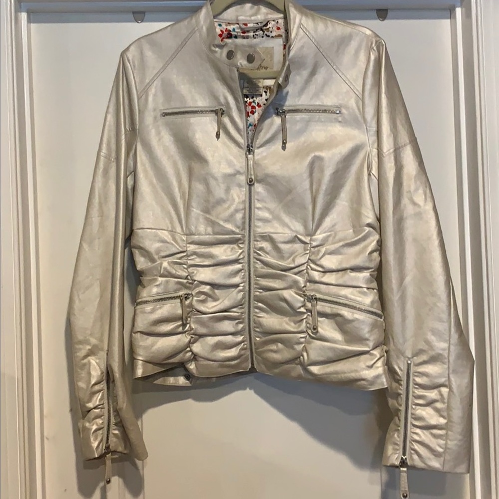 Faux leather cropped jacket